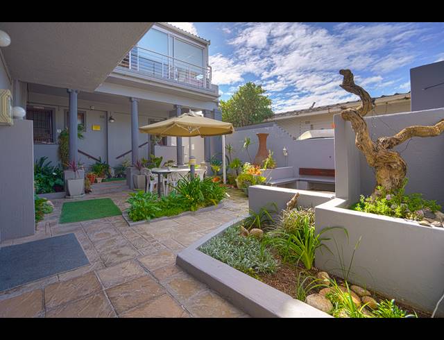 456M² GUESTHOUSE FOR SALE IN MELKBOSSTRAND CENTRAL